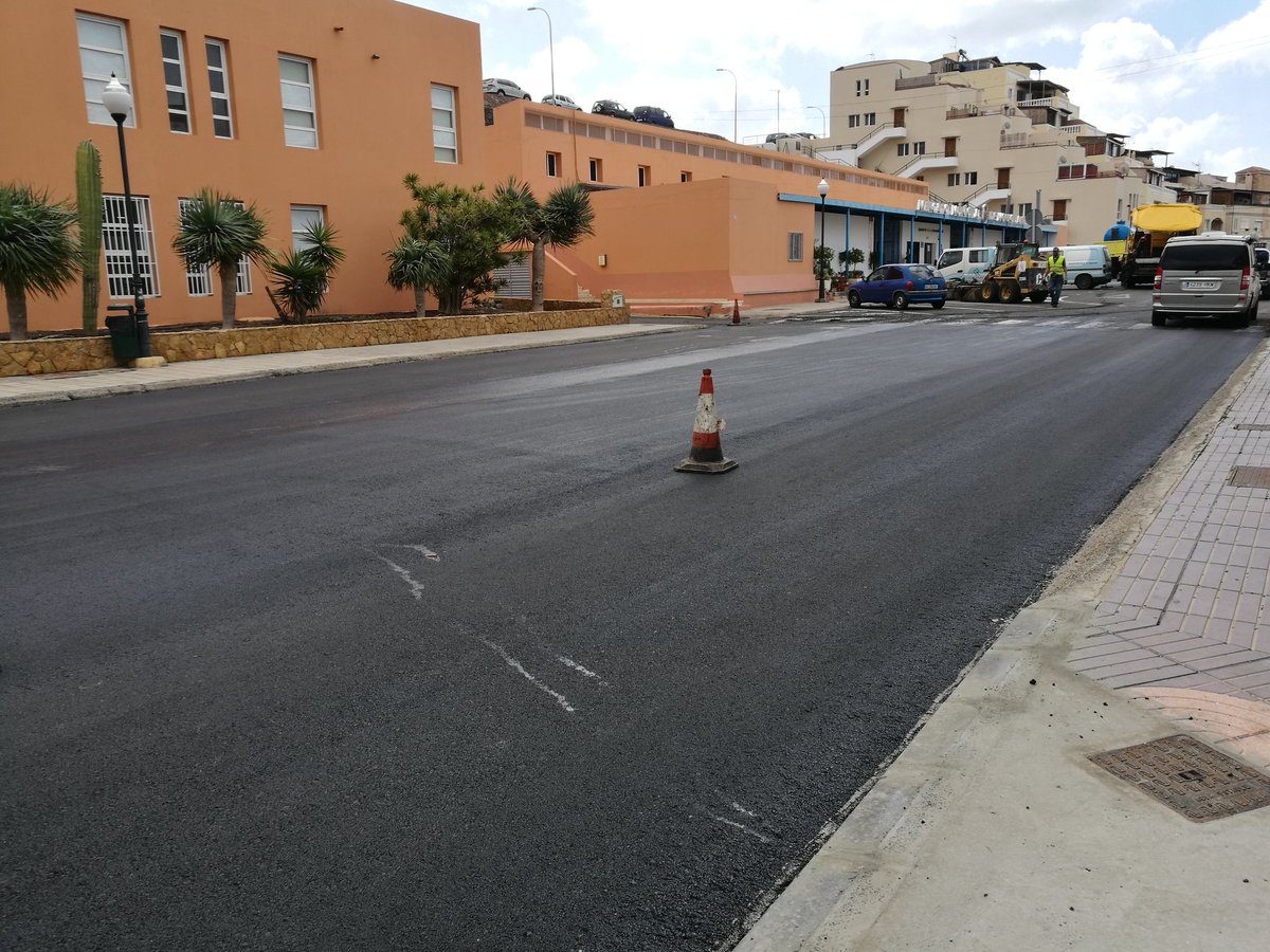 Finalizada la primera fase del proyecto de asfaltado de vías urbanas y caminos rurales en el municipio de Pájara