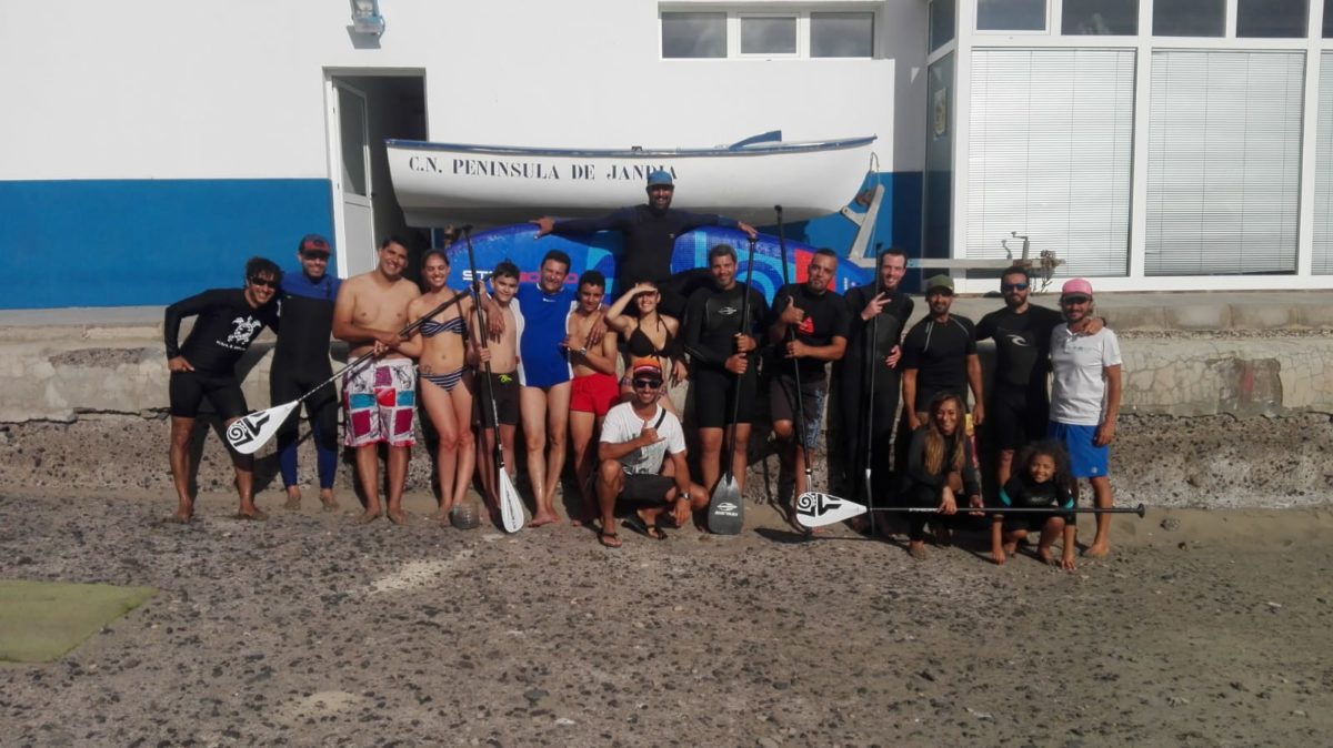 El Club Náutico Península de Jandía acogió con éxito un curso de instructor internacional de stand up paddle