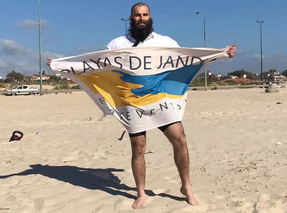 Alejandro Navarro, del CAM El Jable Kyokushin, lleva la imagen de Playas de Jandía a Rusia e Israel