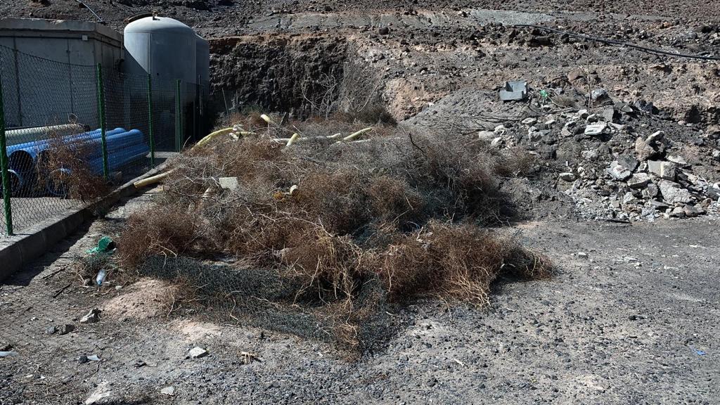 El Ayuntamiento de Pájara limpia las escombreras ilegales del municipio
