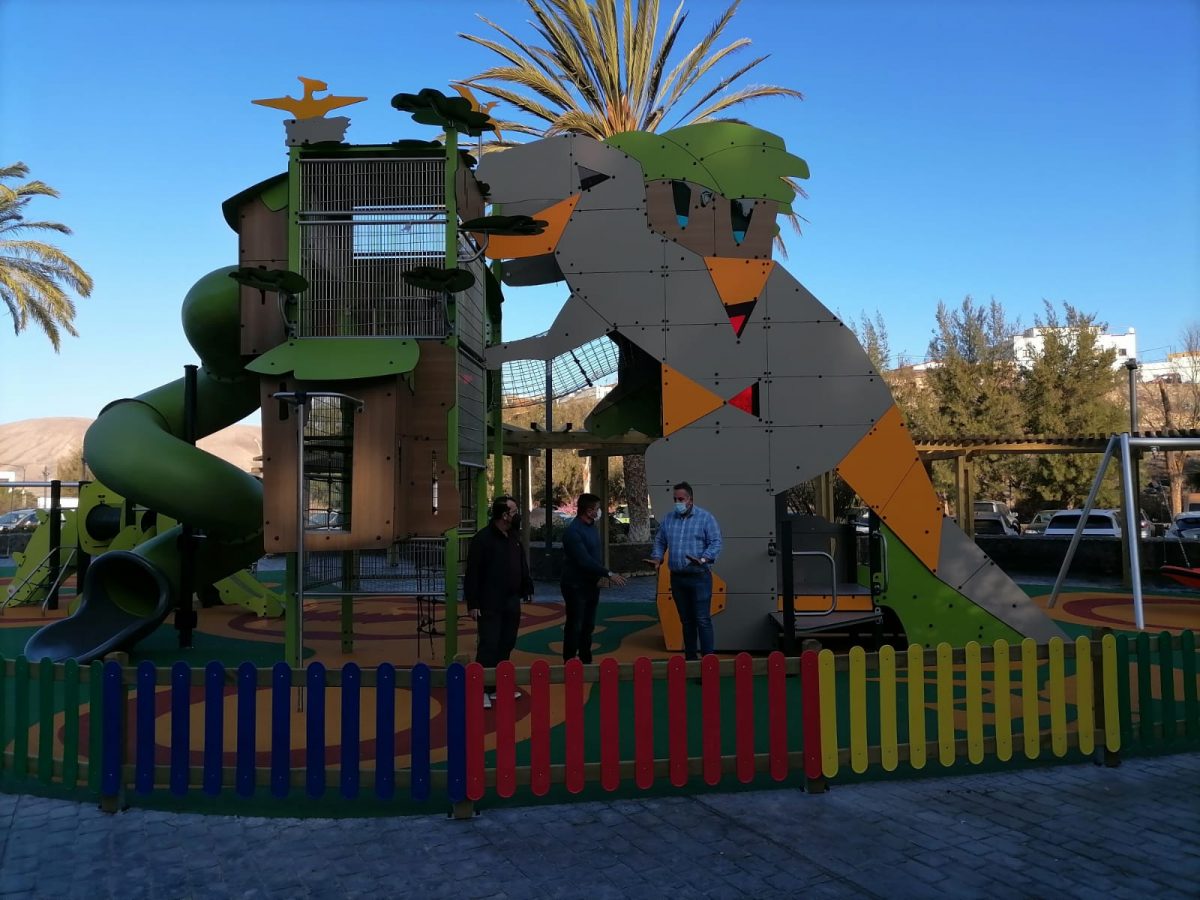 El Ayuntamiento inaugura un nuevo parque infantil moderno e inclusivo en Pájara
