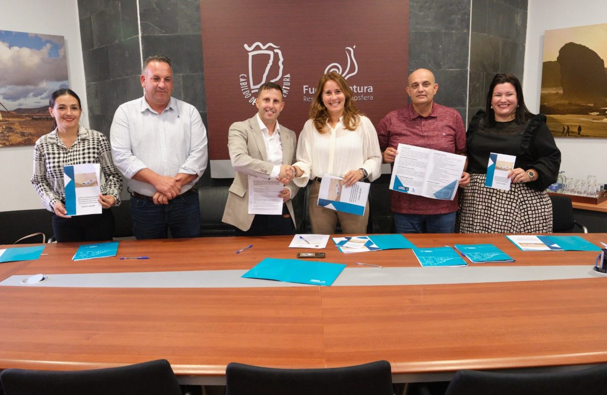 El Ayuntamiento de Pájara y el Cabildo de Fuerteventura firman la cesión de suelo del Centro de Día para personas mayores en Costa Calma