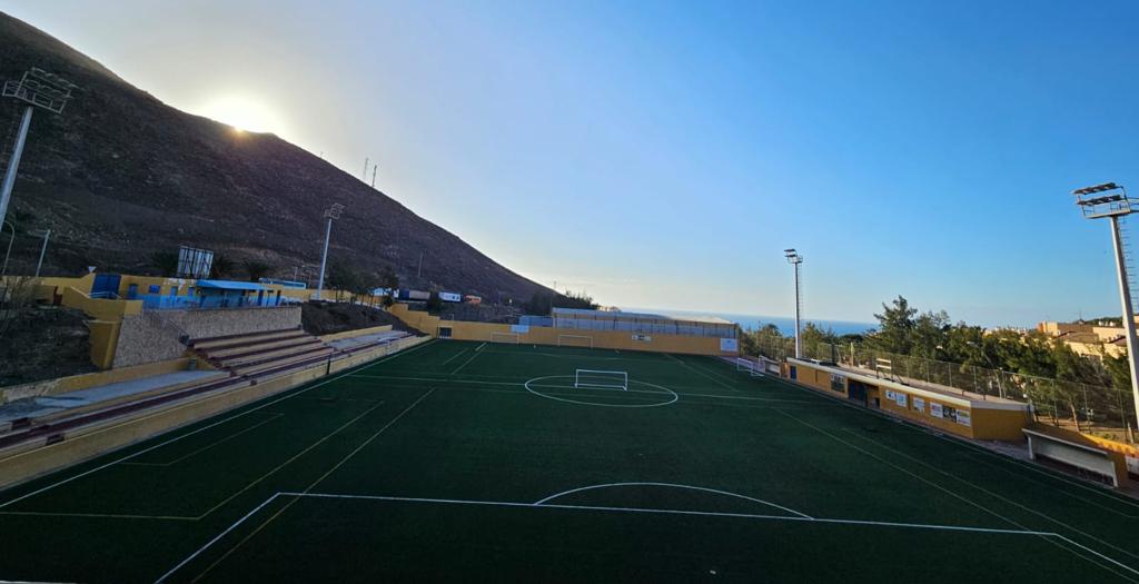 El Ayuntamiento de Pájara realiza mejoras en la iluminación del campo de fútbol de Morro Jable