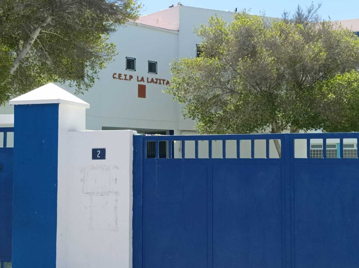 El Ayuntamiento realiza obras de mejora en el colegio La Lajita