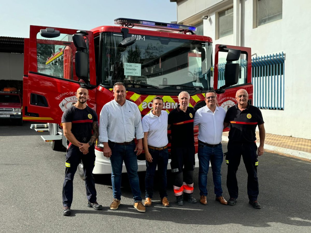El Ayuntamiento de Pájara presenta uno de los camiones de bomberos más modernos y avanzados de Fuerteventura