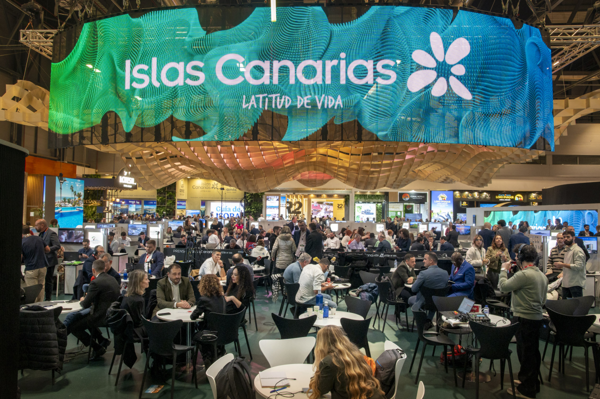 Pájara exhibe su riqueza natural, cultural y deportiva en Fitur 2025