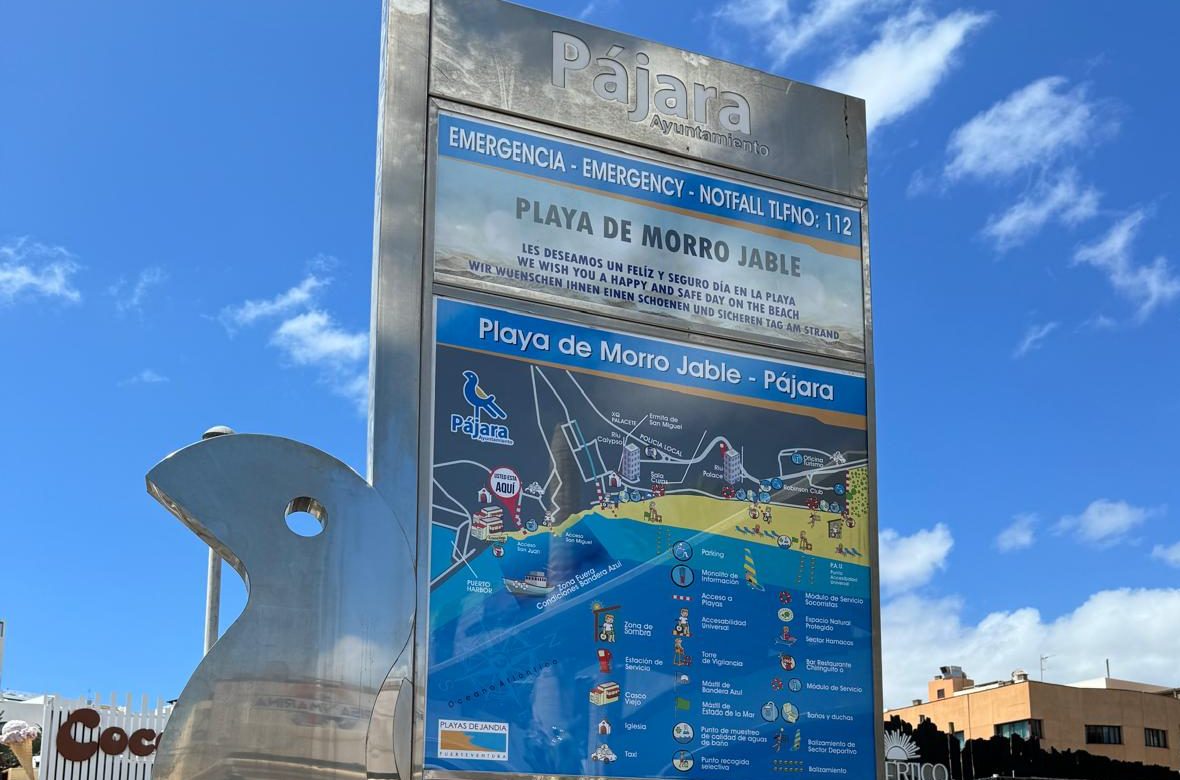 El Ayuntamiento de Pájara incorpora nuevos paneles informativos en las playas con distintivo Bandera Azul