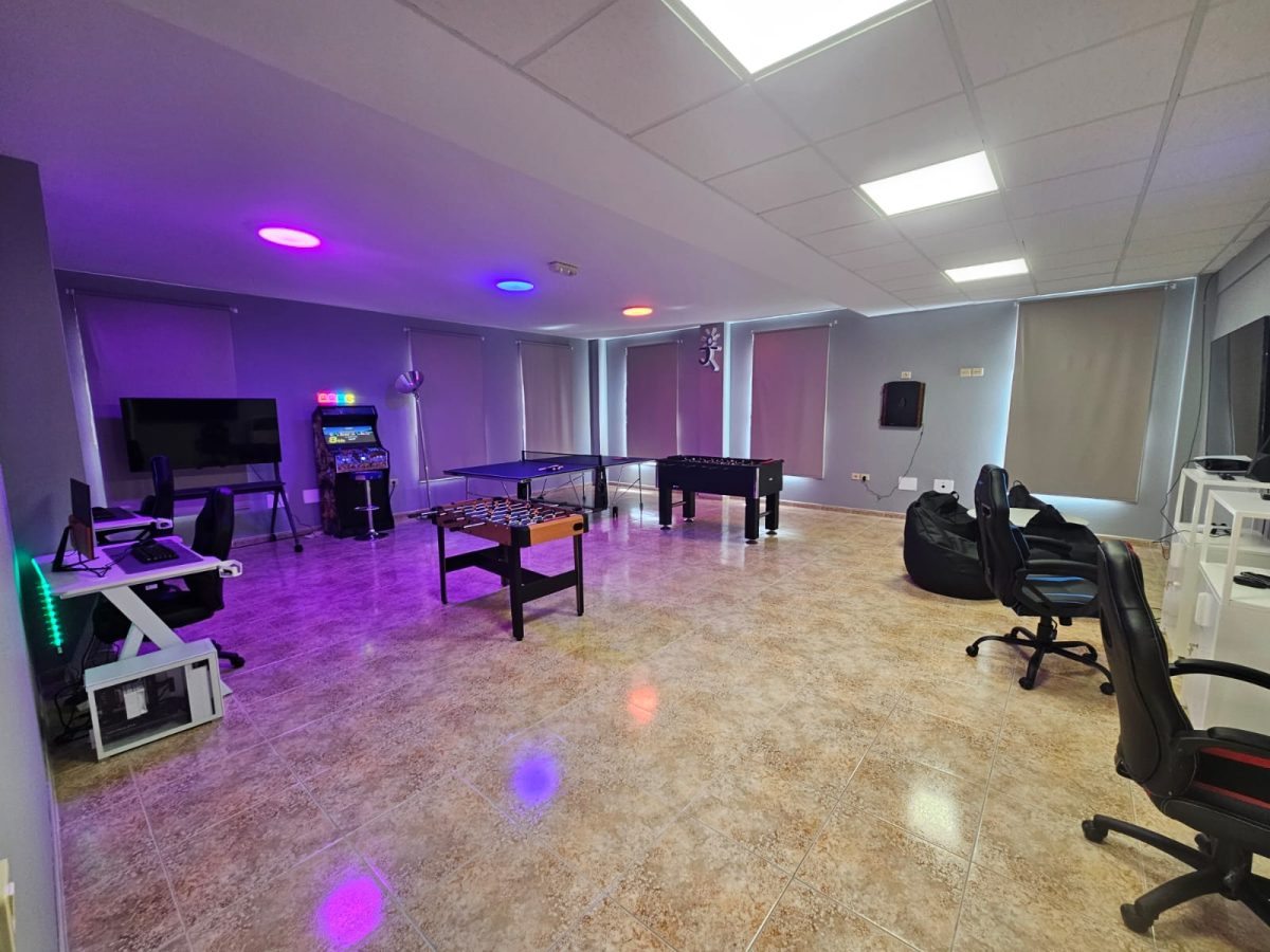 El Ayuntamiento de Pájara inaugura una sala de ocio en el Centro de la Juventud de Morro Jable 