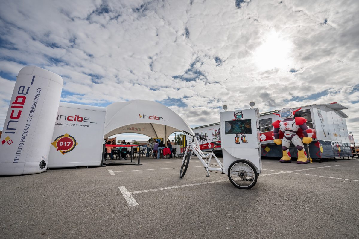 Pájara acoge el roadshow de INCIBE para promover la ciberseguridad