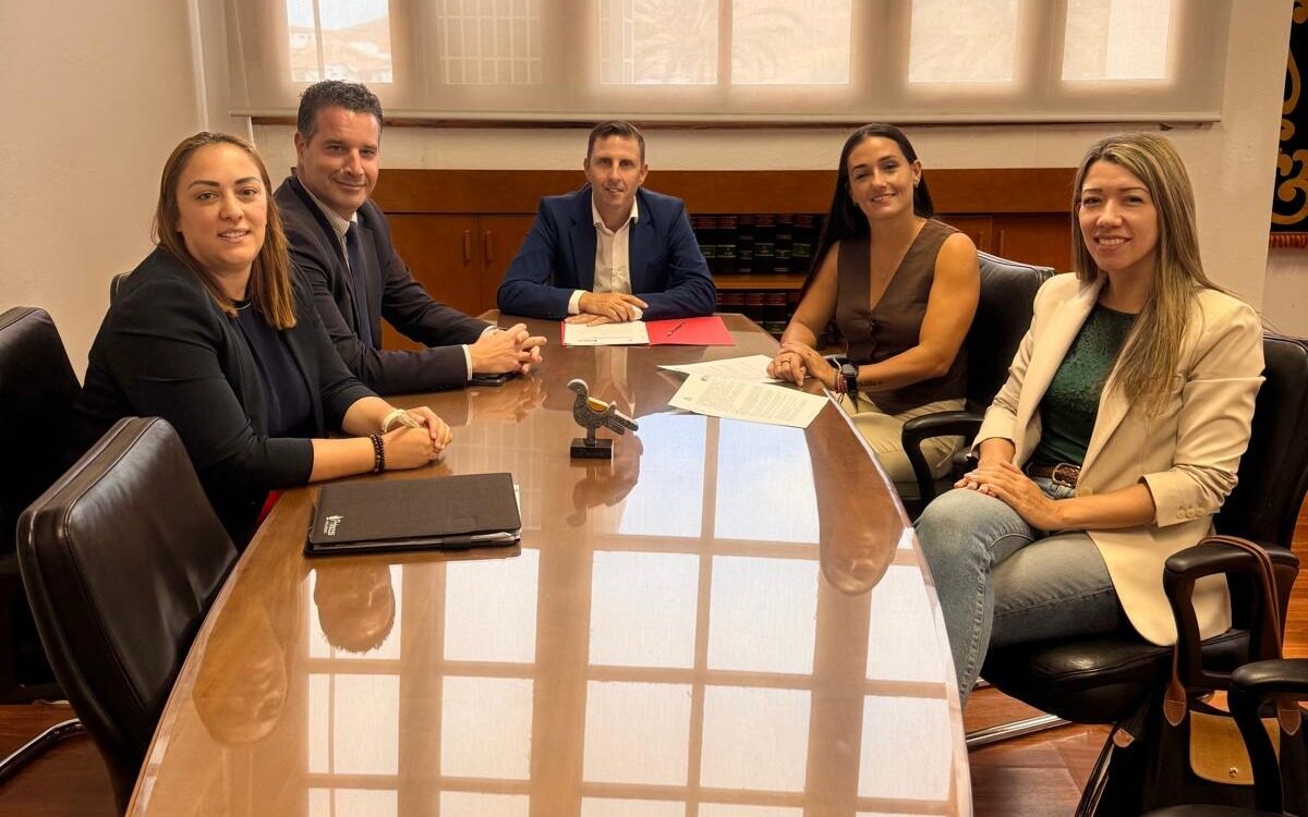 El Ayuntamiento de Pájara y Princess Hotels Canarias firman el primer convenio de la isla para el apoyo y la inserción laboral de víctimas de violencia de género 