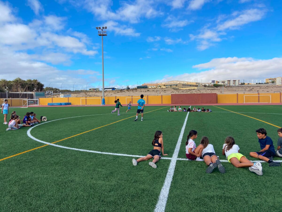 El Campus Deportivo Verano Divertido reúne a cerca de 150 jóvenes en distintos puntos de Pájara